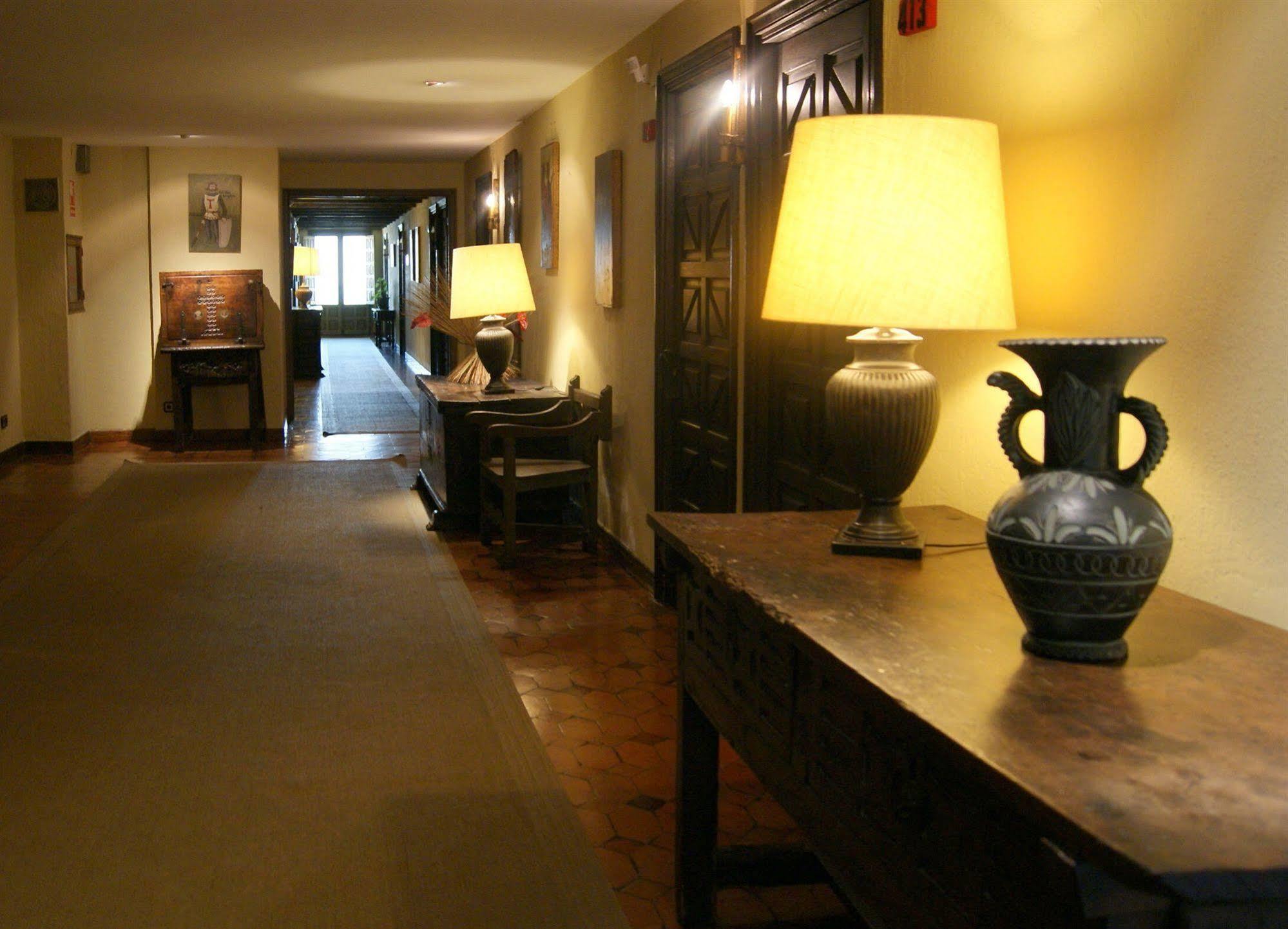 Hotel Temple Ponferrada Buitenkant foto